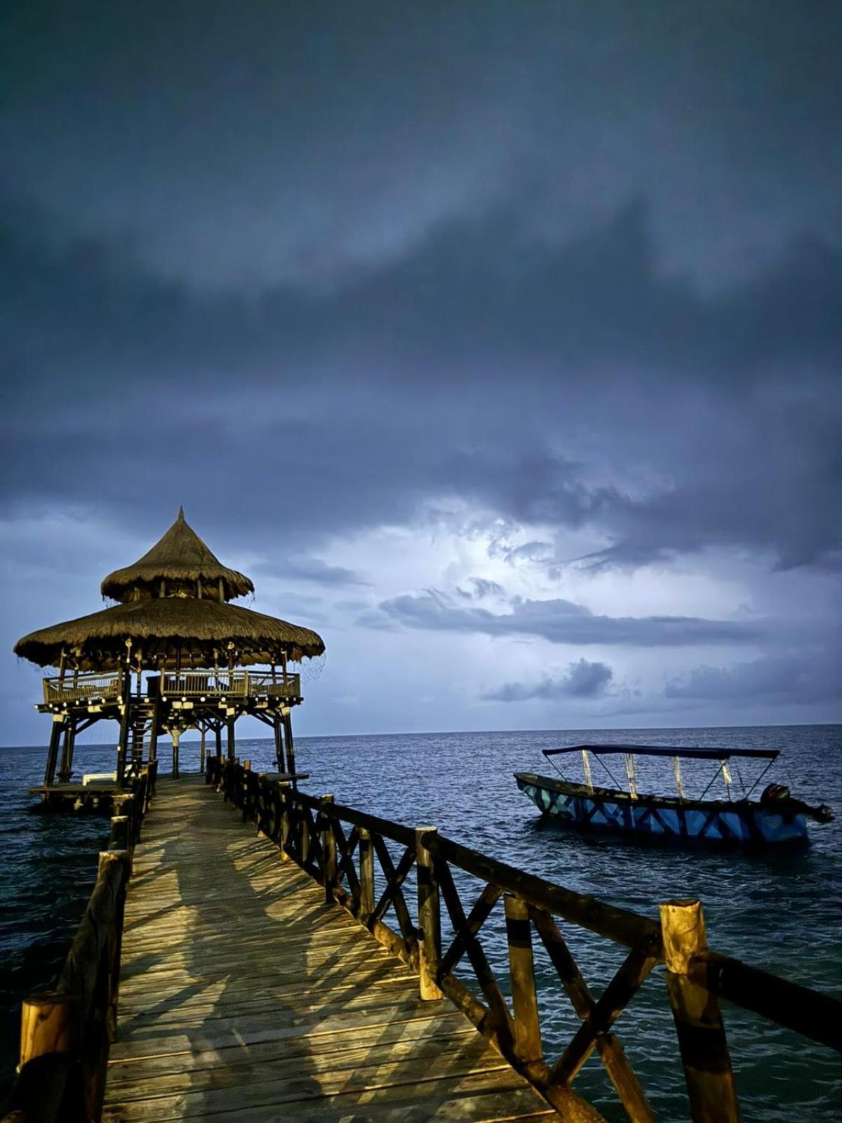 El Embrujo Tintipan Hotel Tintipan Island Buitenkant foto